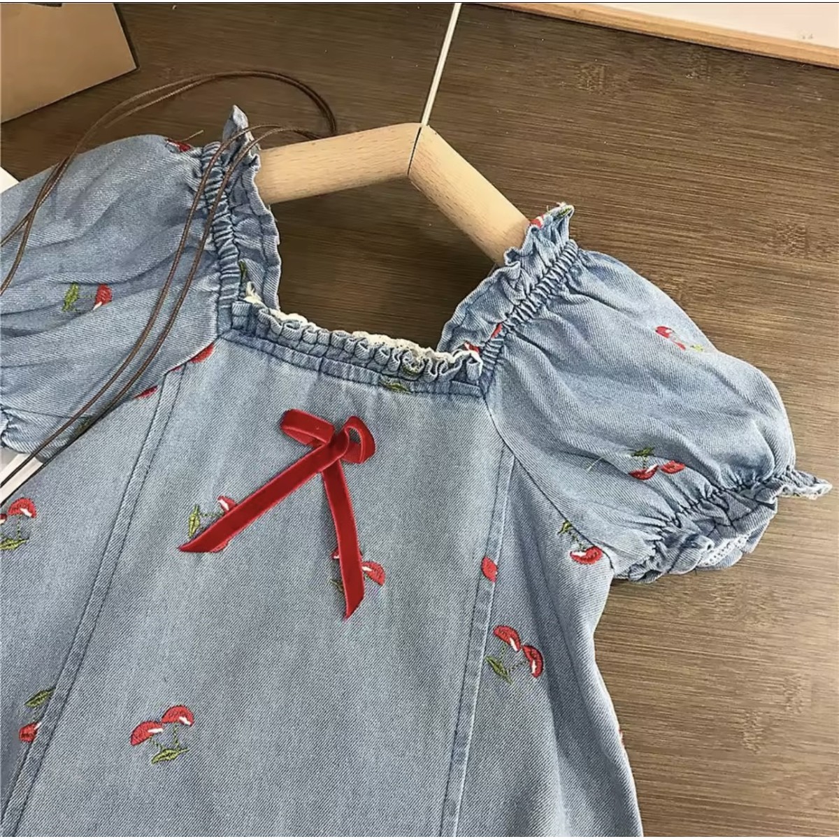 Vestido Jeans Fino Cereja